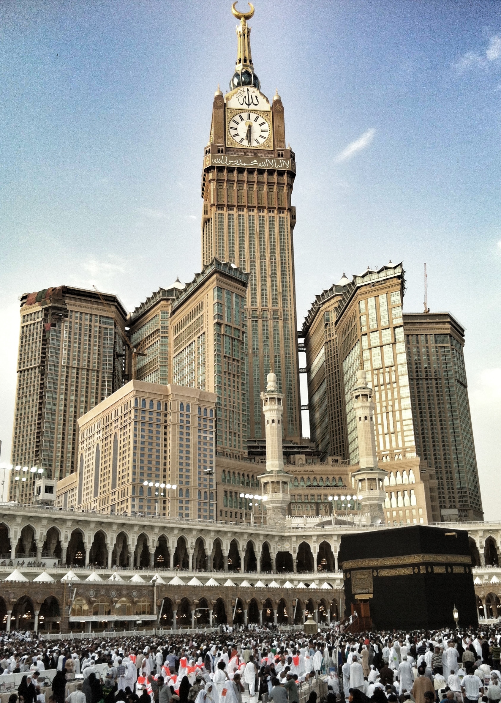 Самый большой часов в мире. Абрадж Аль-Бейт Мекка. Часовая башня Абрадж Аль-Бейт. Абрадж Аль-Бейт (часовая Королевская башня). Брадж Аль-Бейт, Мекка, Саудовская Аравия.